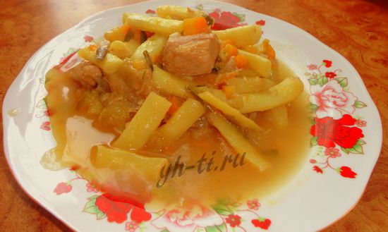 Стручковая фасоль с мясом и овощами