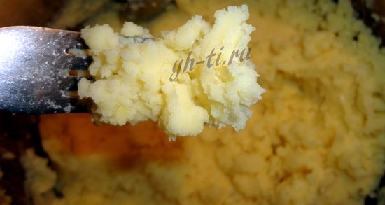 Начинка - картофельное пюре со сливочным маслом